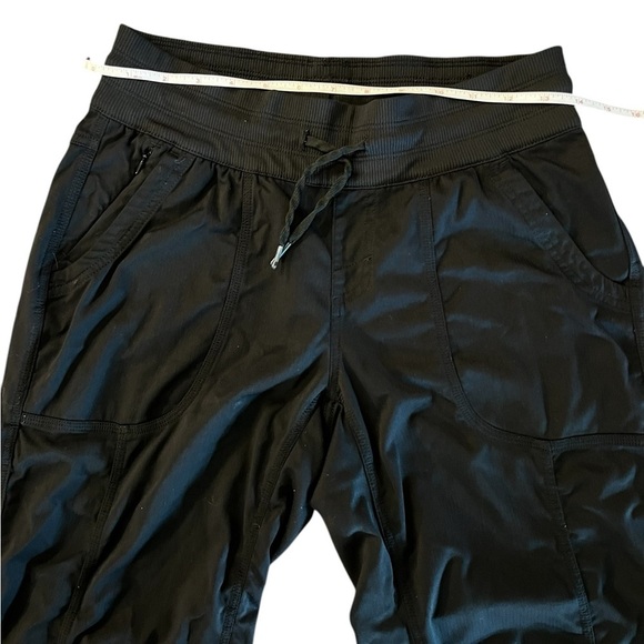 The North Face Women’s Black Athletic Capri Pants Size Small - Picture 5 of 11